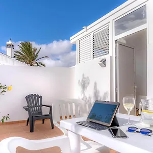 apartamentos-sussa.in-canary-islands.com/